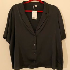 H&M Divided black button down